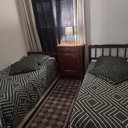 Appartement Meuble Avec Deux Chambres Moulins  Exteriör bild